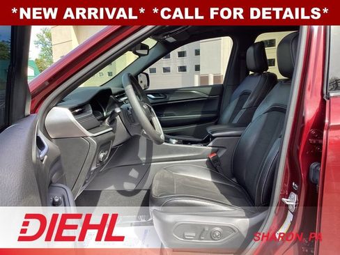 Used 2023 Jeep Grand Cherokee Limited w/ Luxury Tech Group II AWD/4WD image 15