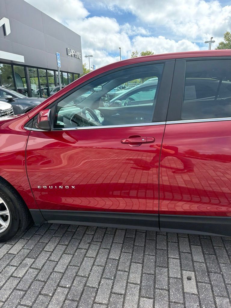Used 2024 Chevrolet Equinox LT FWD image 16