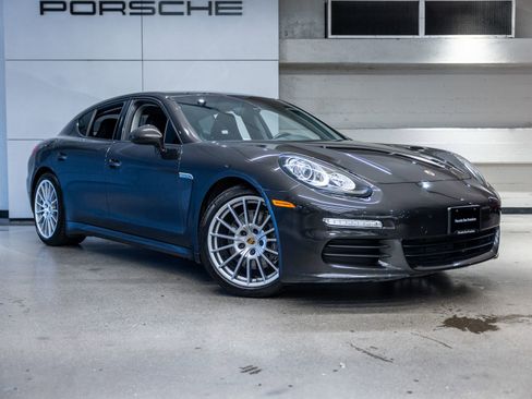 Used 2015 Porsche Panamera image 10