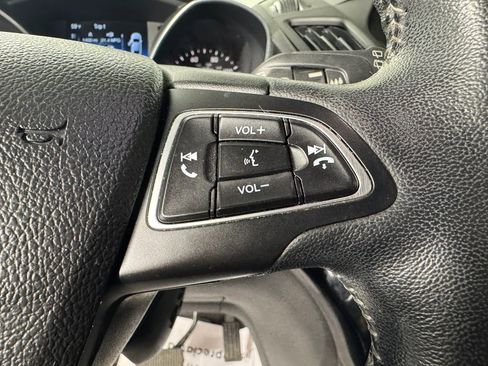 Used 2019 Ford Escape SE FWD image 16