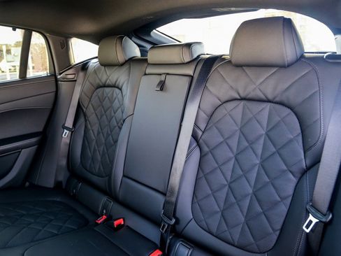 New 2026 BMW X6 xDrive40i w/ Executive Package image 22