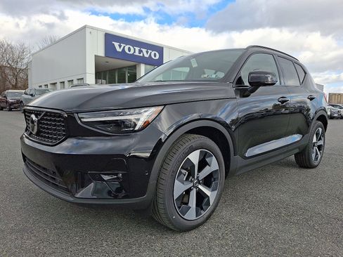 New 2026 Volvo XC40 B5 Plus w/ Protection Package Premier image 2