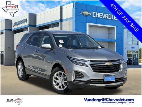 Used 2023 Chevrolet Equinox LT w/ Driver Convenience Package FWD image 2