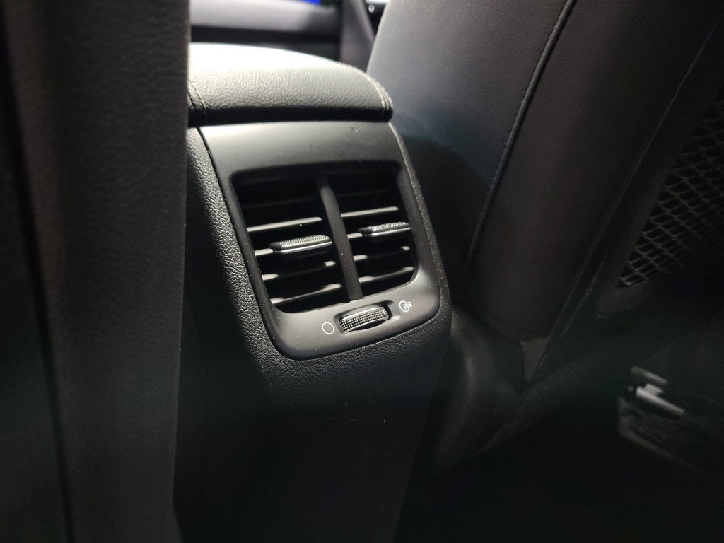 Used 2021 Kia Niro Touring FWD image 32