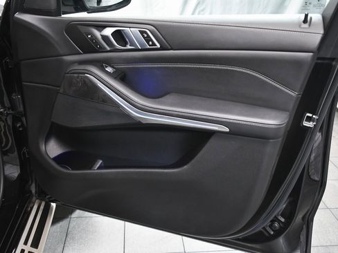 Used 2023 BMW X7 xDrive40i w/ M Sport Package image 14