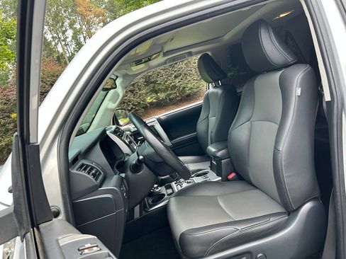 Used 2019 Toyota 4Runner SR5 Premium AWD/4WD image 37