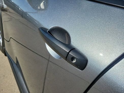 Used 2023 Nissan Rogue S image 10