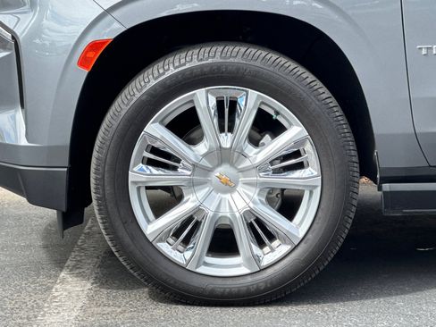 Used 2021 Chevrolet Tahoe High Country w/ Premium Package AWD/4WD image 38