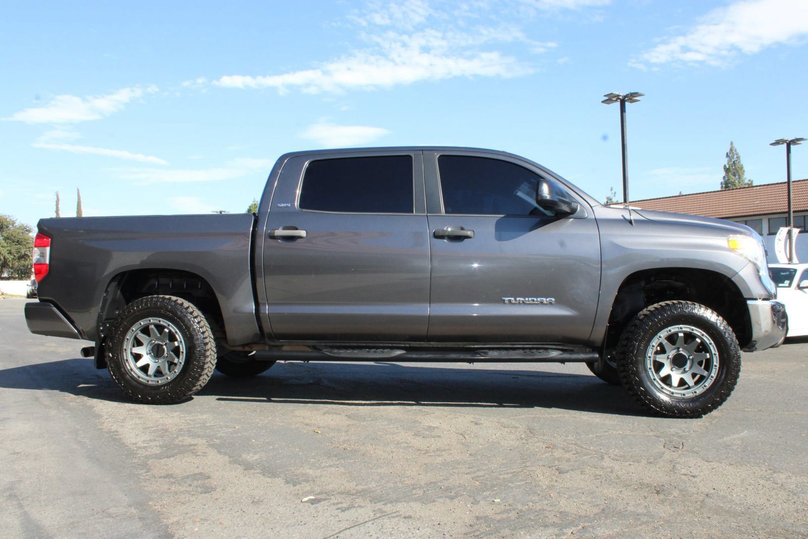 Used 2016 Toyota Tundra SR5 w/ SR5 Upgrade Package RWD image 38