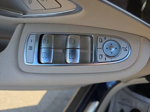 Used 2022 Mercedes-Benz GLC 300 image 32