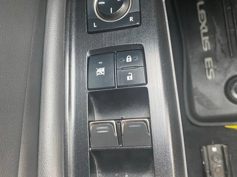 Used 2021 Lexus ES 300h w/ Premium Package FWD image 13