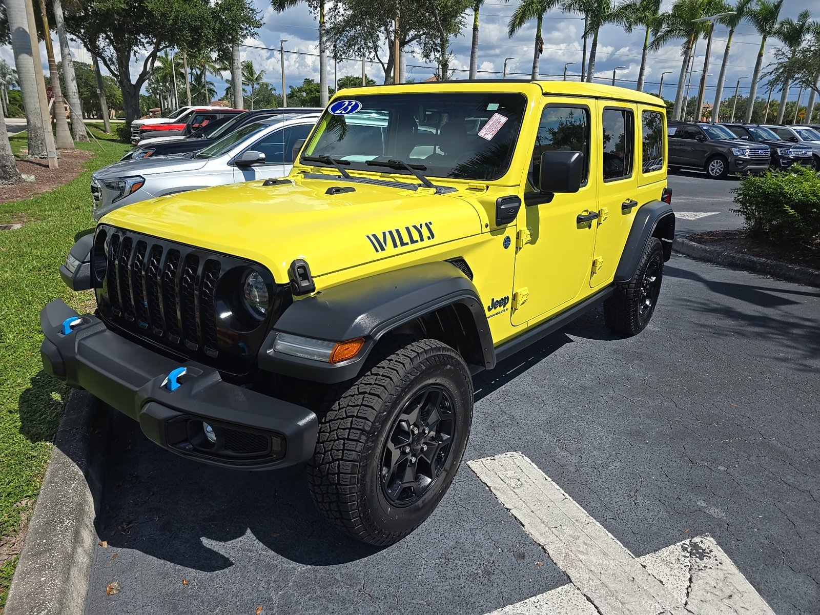 Used 2023 Jeep Wrangler Unlimited w/ Sun & Screen Package AWD/4WD image 2