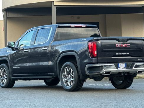 Used 2023 GMC Sierra 1500 SLT w/ X31 Off-Road Package image 6