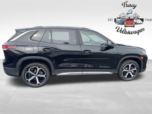 New 2025 Volkswagen Tiguan SE image 8