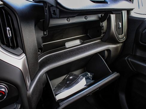 Used 2024 Chevrolet Silverado 1500 Custom image 18