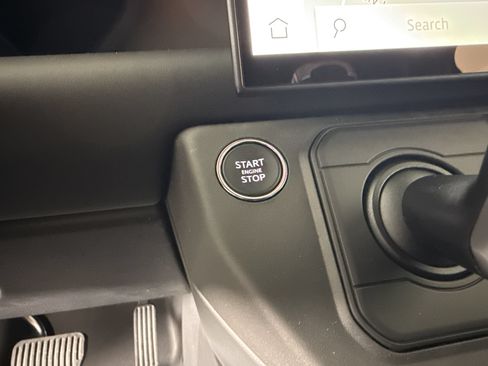 New 2026 Land Rover Defender 90 X-Dynamic SE AWD/4WD image 16