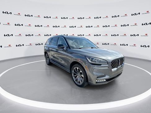 Used 2022 Lincoln Aviator Grand Touring w/ Elements Package Plus AWD/4WD image 2