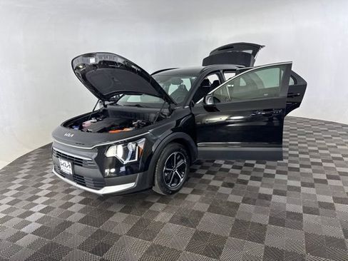 Certified 2024 Kia Niro EX FWD image 12