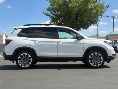 Used 2025 Honda Passport Black Edition image 6