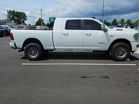 Used 2025 RAM 2500 Laramie AWD/4WD image 5