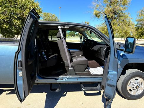 Used 2011 Chevrolet Silverado 2500 LT w/ Interior Plus Package image 69