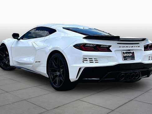 Used 2024 Chevrolet Corvette Z06 RWD image 11
