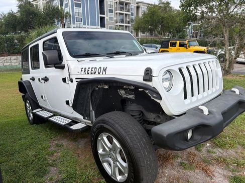 Used 2019 Jeep Wrangler Unlimited Sport S AWD/4WD image 3