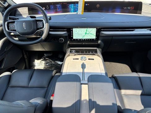 New 2026 Lincoln Navigator Reserve w/ Jet Appearance Package AWD/4WD image 13