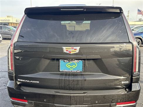 Certified 2025 Cadillac Escalade ESV Sport w/ Touring Package image 26