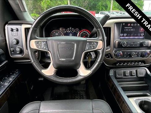 Used 2016 GMC Sierra 2500 Denali w/ Duramax Plus Package AWD/4WD image 9