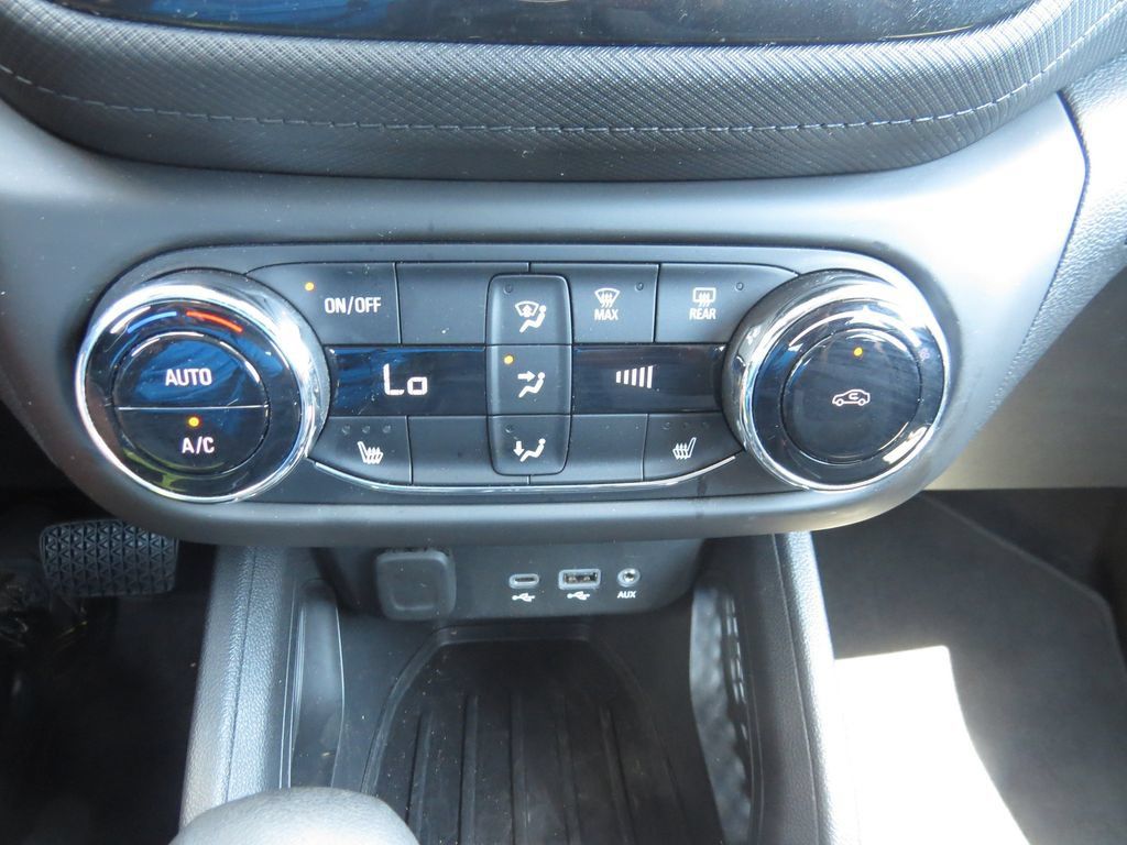 Certified 2023 Chevrolet TrailBlazer LT w/ Convenience Package FWD image 46