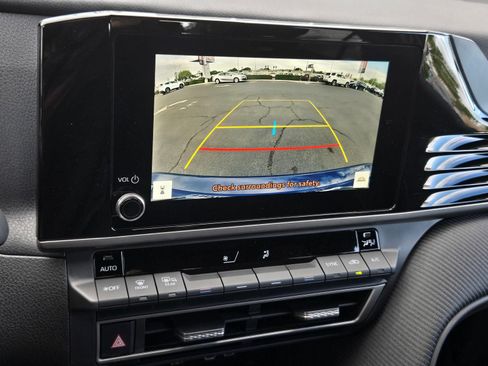 Used 2026 Toyota Camry SE FWD image 14