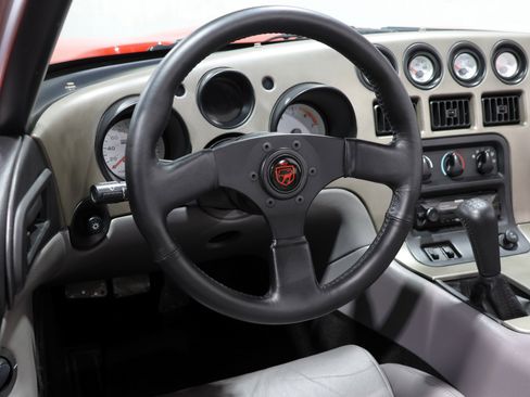 Used 1994 Dodge Viper RT/10 RWD image 3