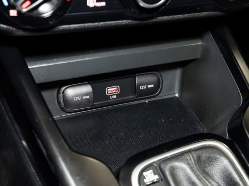 Used 2020 Kia Soul LX FWD image 18
