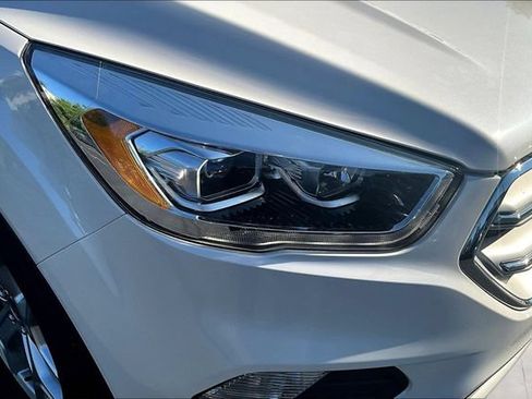 Used 2019 Ford Escape Titanium AWD/4WD image 32