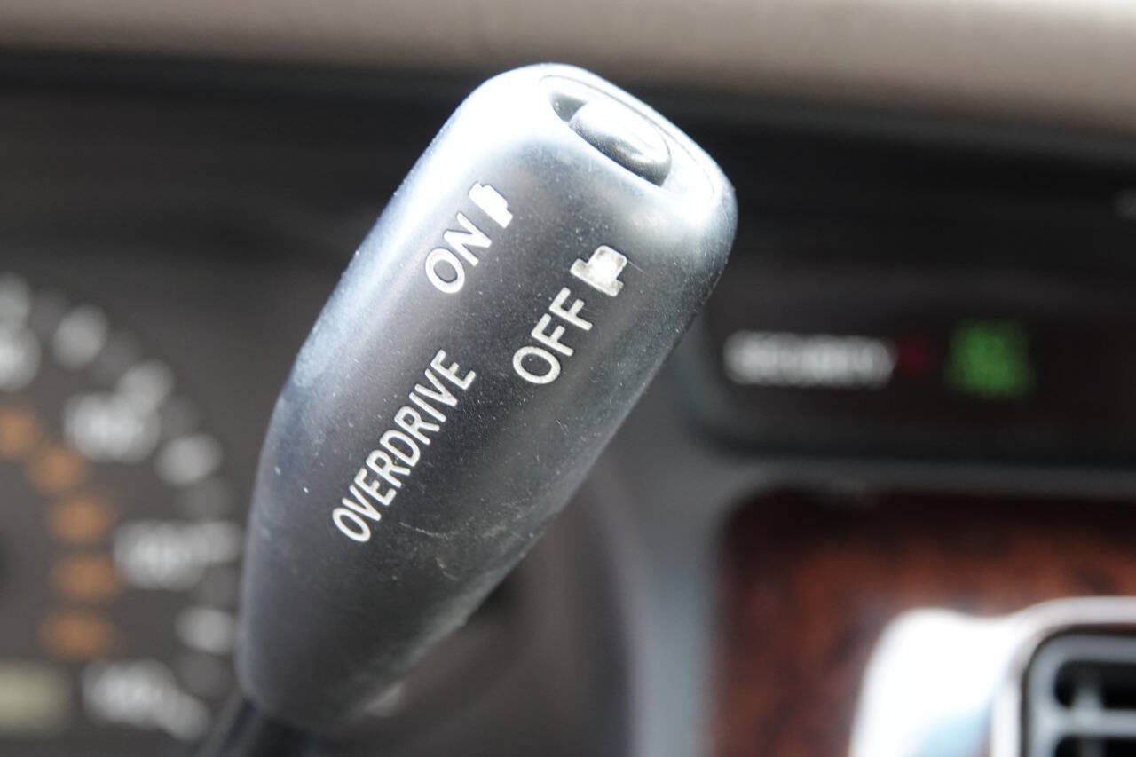 Used 1999 Toyota Avalon XLS FWD image 83