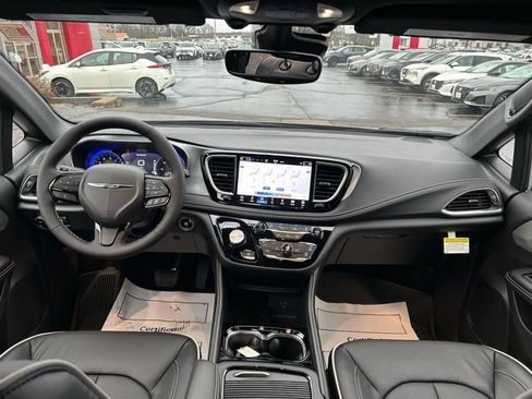 New 2026 Chrysler Pacifica Limited w/ S Appearance Package AWD/4WD image 19
