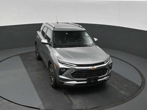 Used 2025 Chevrolet TrailBlazer LT AWD/4WD image 11