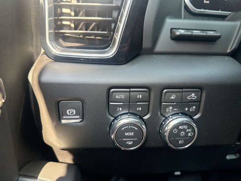 New 2026 GMC Sierra 2500 Denali w/ Denali Reserve Package AWD/4WD image 16