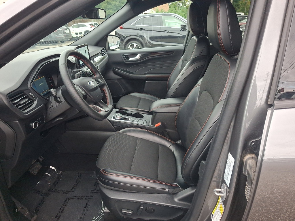 Used 2025 Ford Escape ST-Line FWD image 23