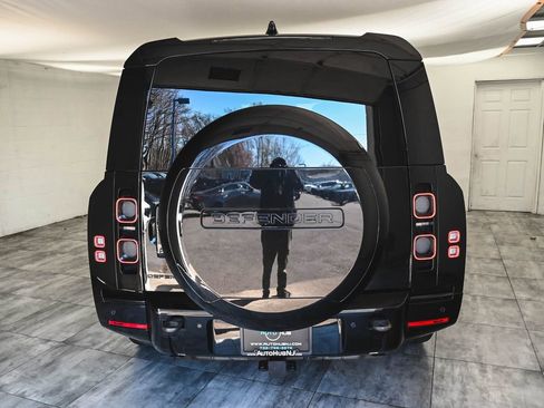 Used 2024 Land Rover Defender 130 X image 5