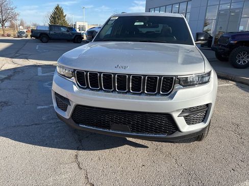 New 2026 Jeep Grand Cherokee Laredo X AWD/4WD image 10