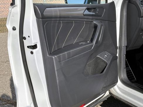 Used 2022 Volkswagen Tiguan SE R-Line image 16