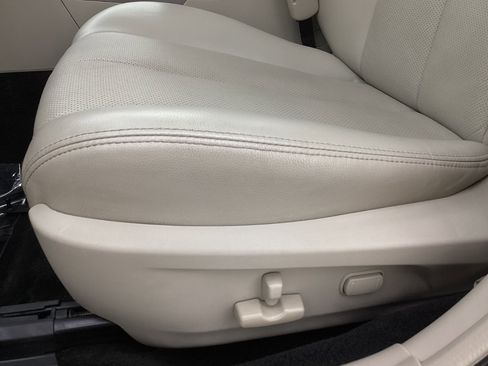 Used 2013 Subaru Legacy 3.6R Limited image 37