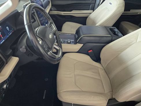 Used 2022 Ford Expedition Platinum AWD/4WD image 15