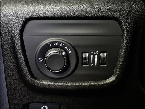 Used 2024 Jeep Grand Cherokee Altitude AWD/4WD image 24
