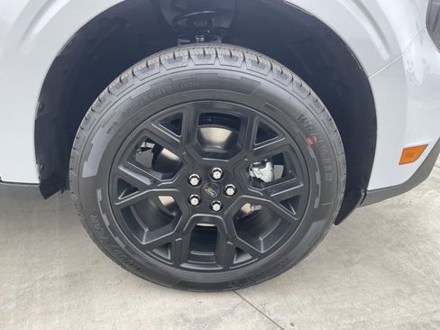 New 2025 Ford Maverick XLT w/ XLT Luxury Package image 30