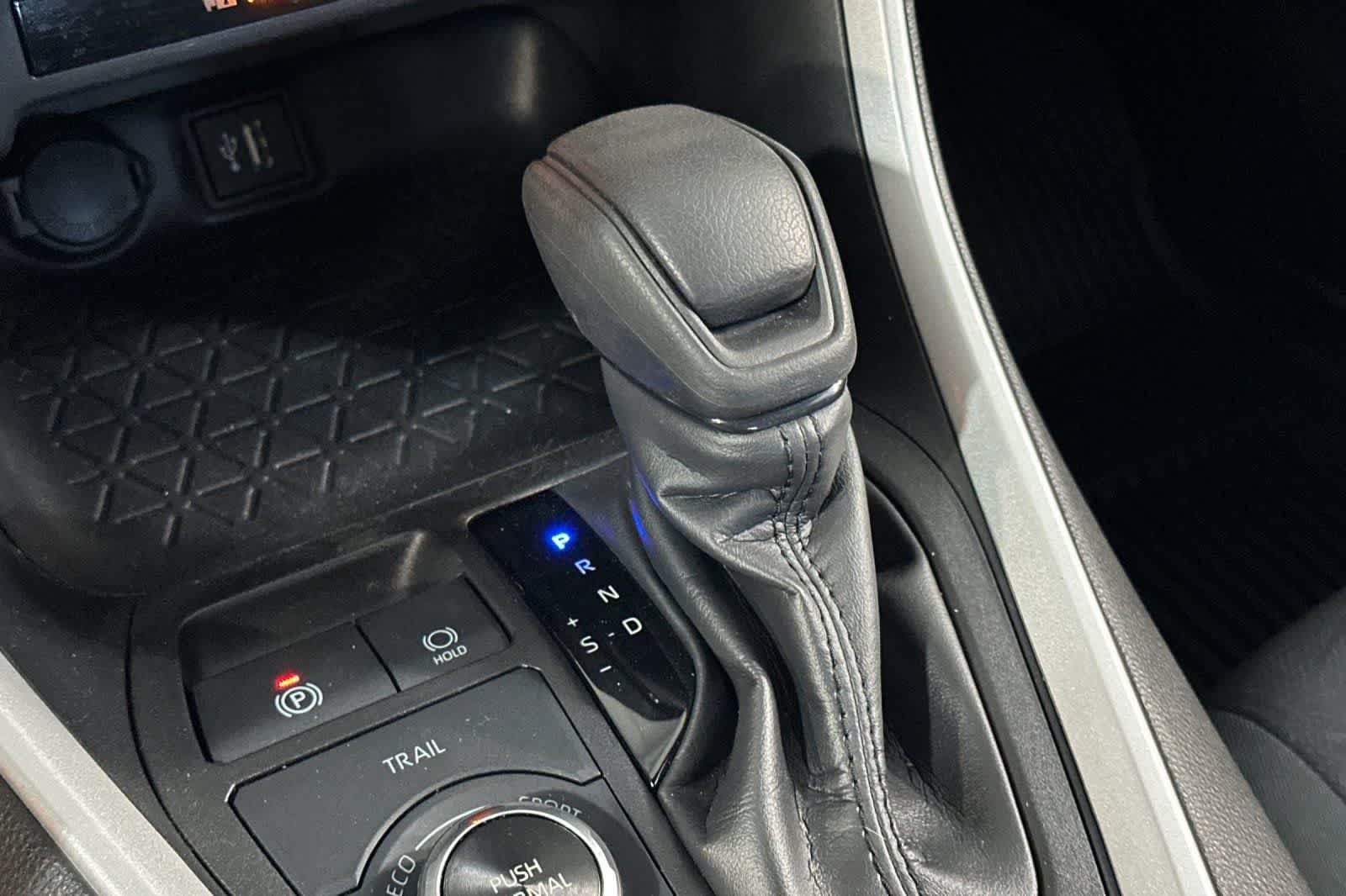 Used 2024 Toyota RAV4 XLE AWD/4WD image 23