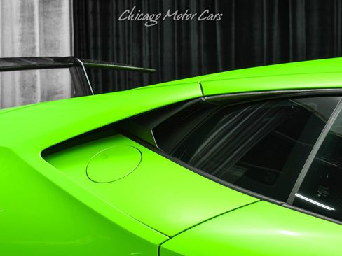 Used 2018 Lamborghini Huracan Performante image 40