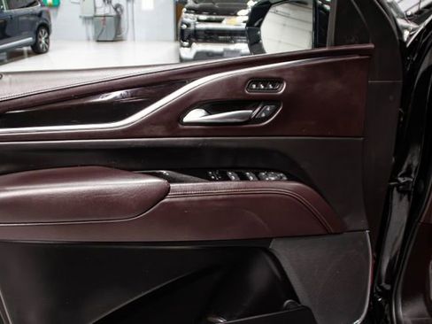 Used 2022 Cadillac Escalade ESV Sport Platinum w/ LPO, ONYX Package image 10